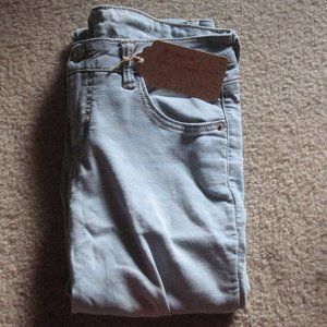 Girls Light Wash Justice Skinny Jeans!